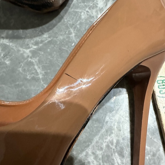 Azalea Wang Exotic Brown Pumps Cheetah Soles Patent Leather SZ 6 - Picture 3 of 9